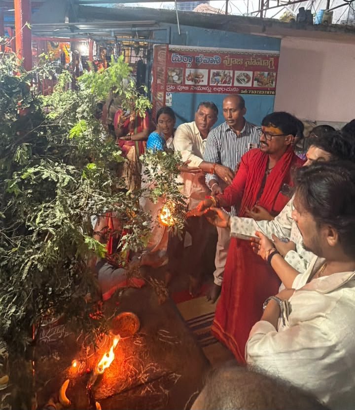 ** శ్రీ కనకదుర్గ కాలిమత ఆలయంలో ఘనంగా జమ్మిపూజా **